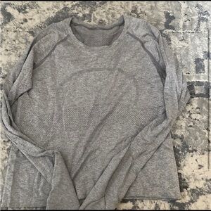 Lululemon long sleeve gray swiftly tech